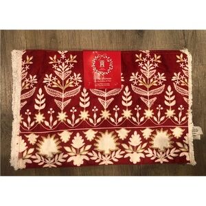 Christmas Placemats Red Beige Floral Embroidered Fringe Set of 4 12x18" NEW